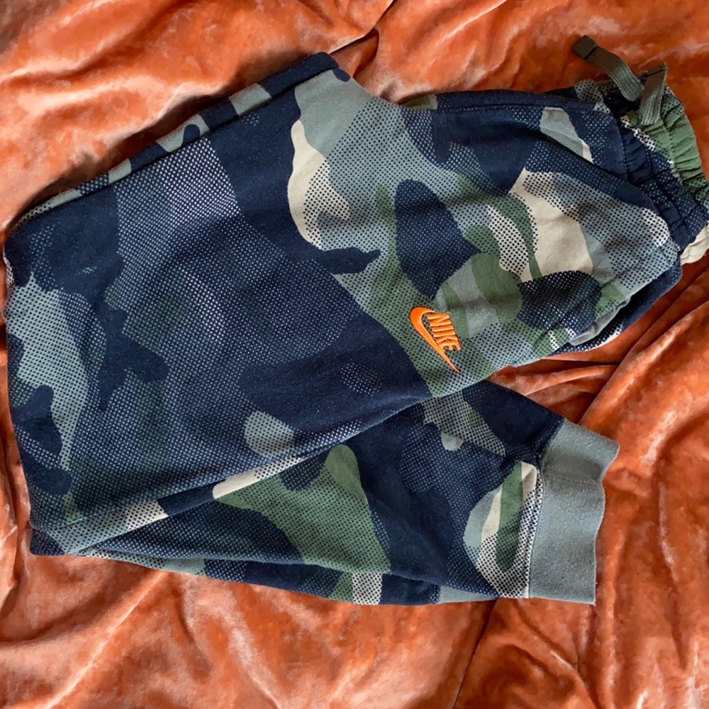 Large boy’s Nike joggers